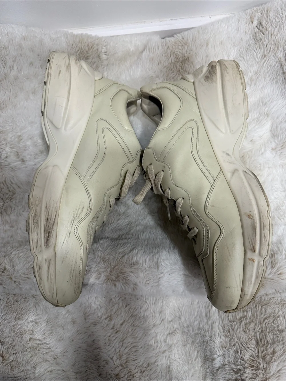 Gucci Cream Leather Sneakers with Blue & Green Artwork Gucci Hawaii